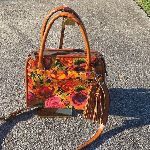 Patricia Nash Paris Summer Roses Leather Crossbody Satchel $199 Retail. NWT - Picture 5 of 17